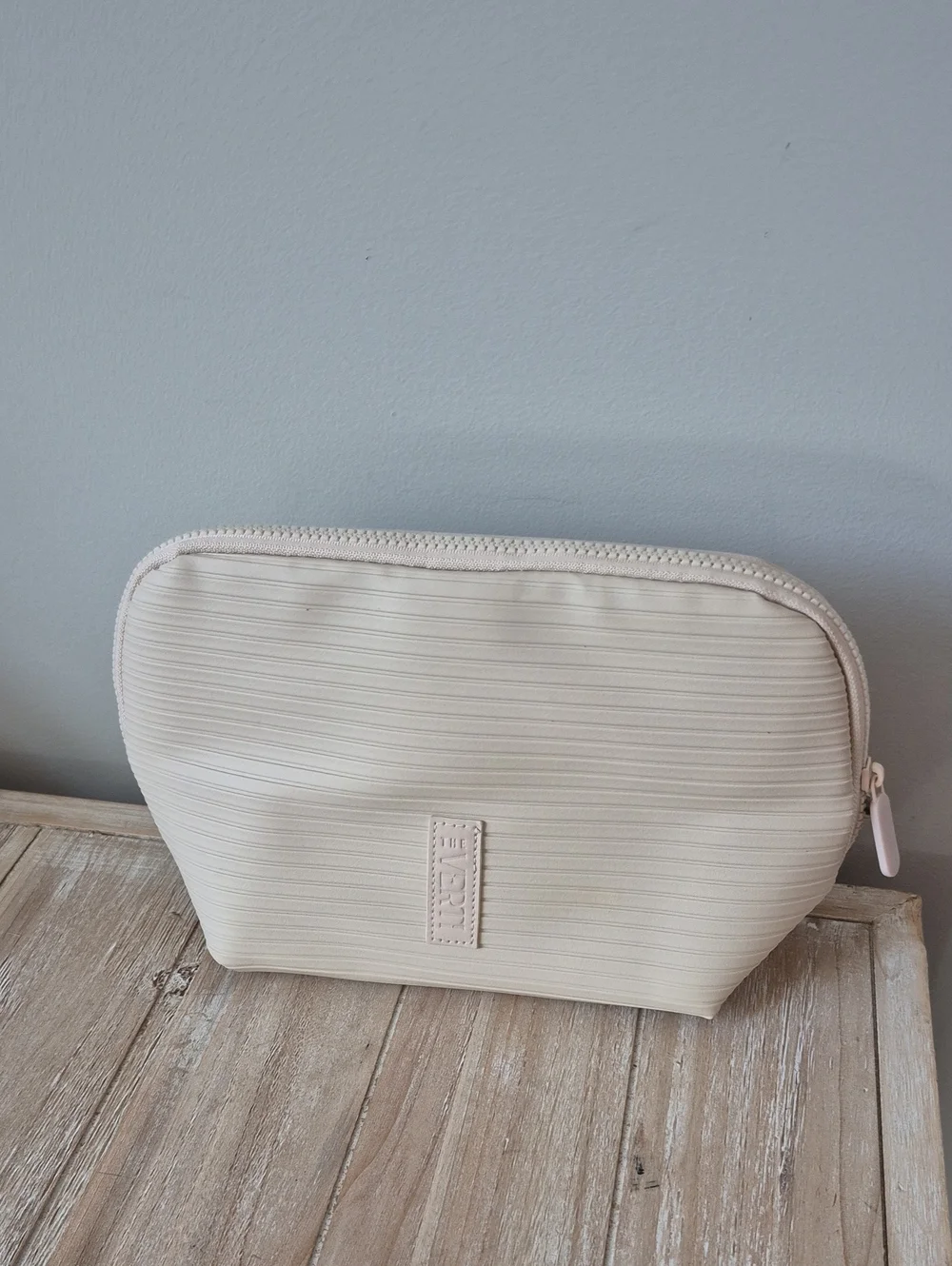 THE VERTI-Vertical Waterproof Makeup & Toiletry Bag  23 Pocket Organizer